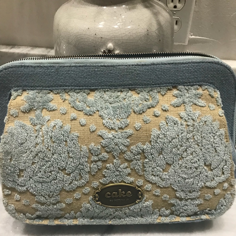 Petunia Pickle Bottom Clutch